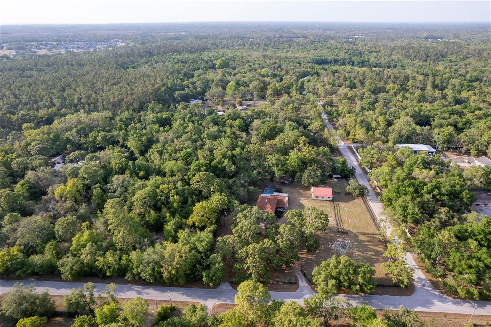 Listing photo id 2 for 12311 Oakwood Drive