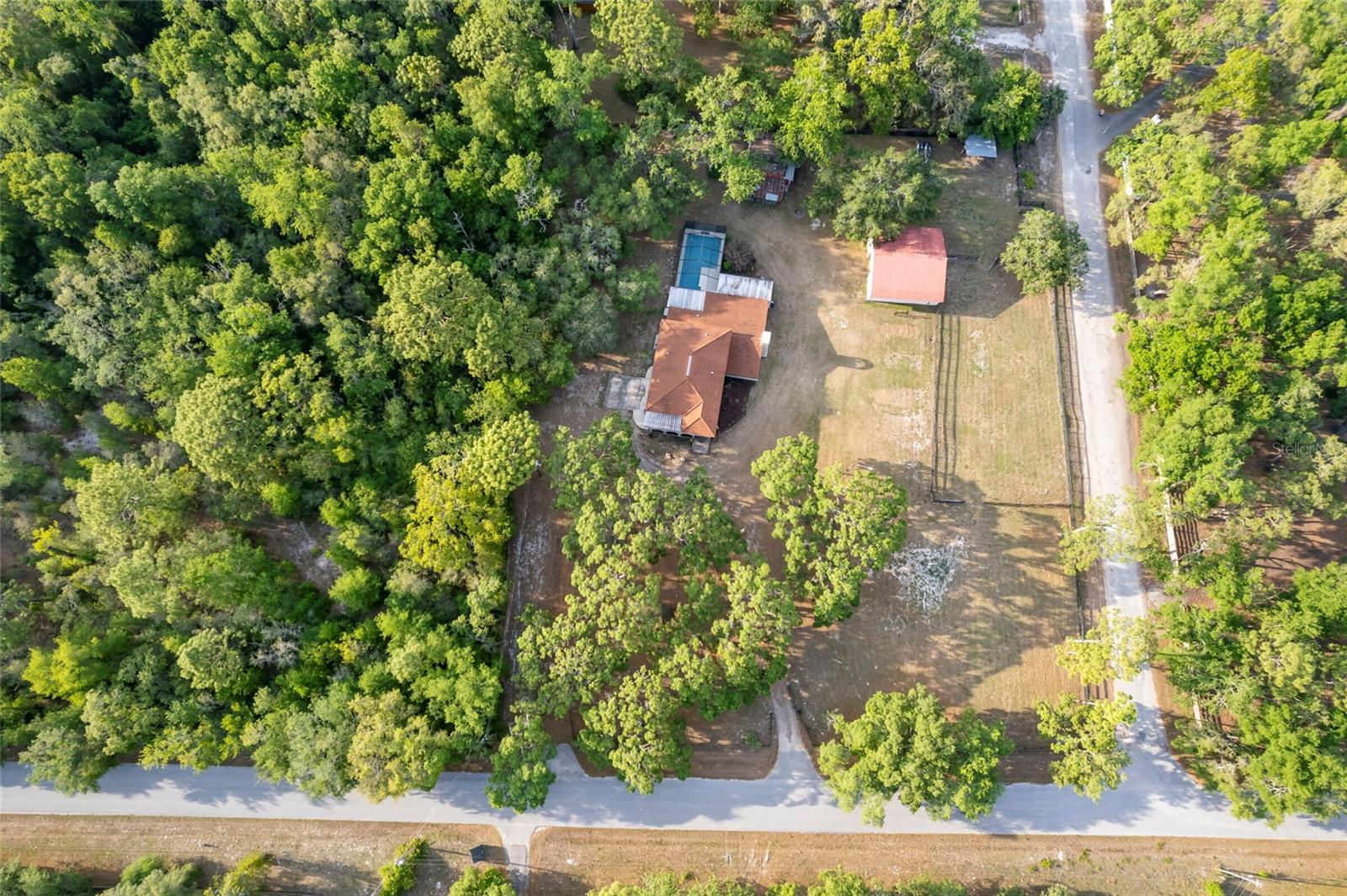 Listing photo id 4 for 12311 Oakwood Drive