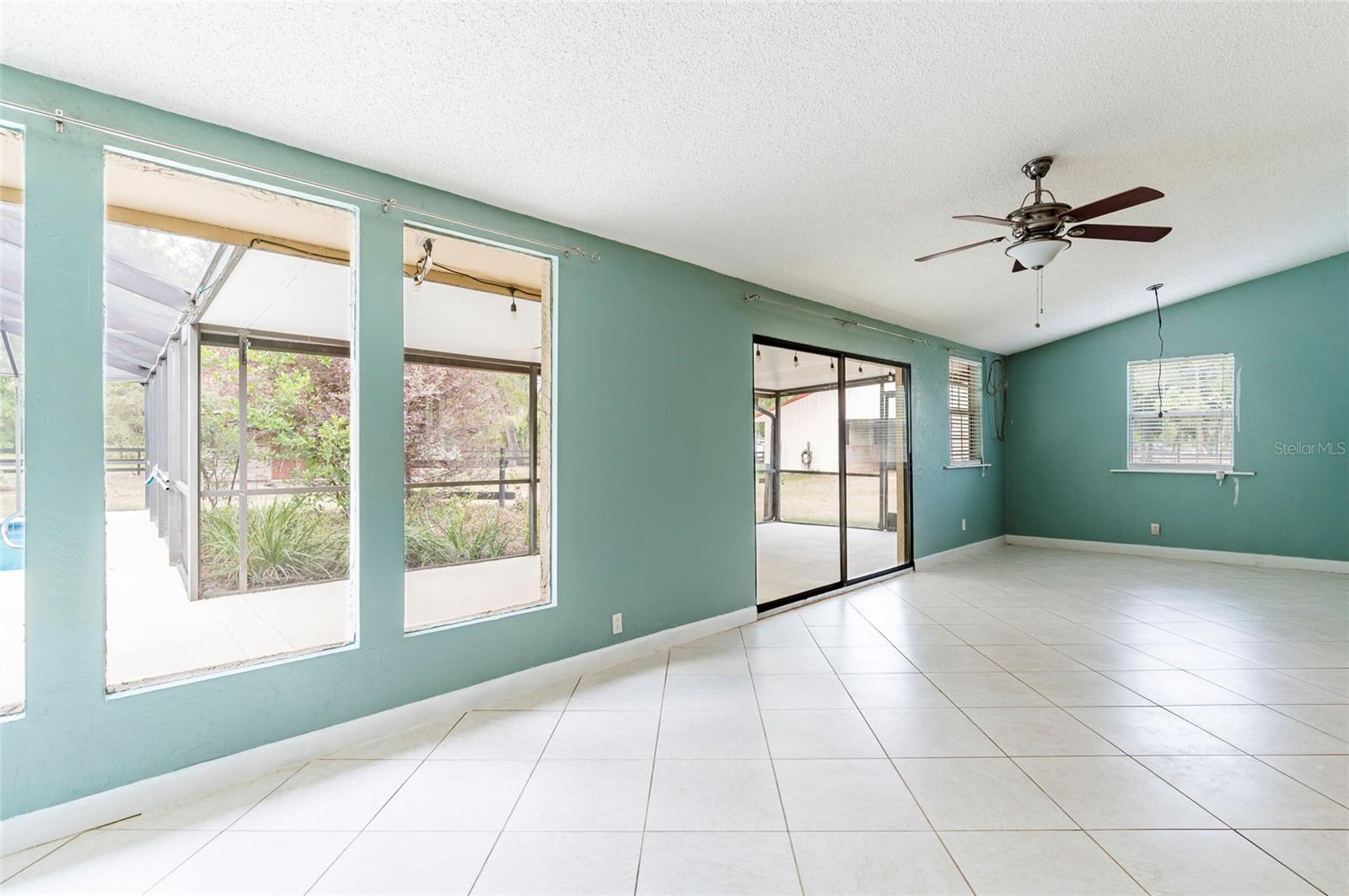 Listing photo id 60 for 12311 Oakwood Drive