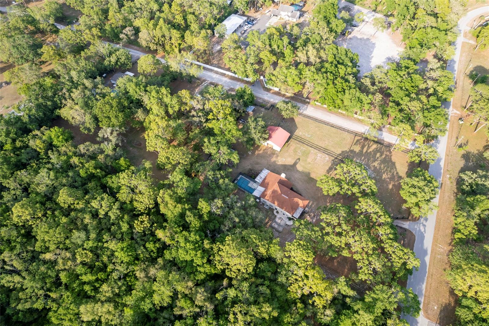 Listing photo id 5 for 12311 Oakwood Drive