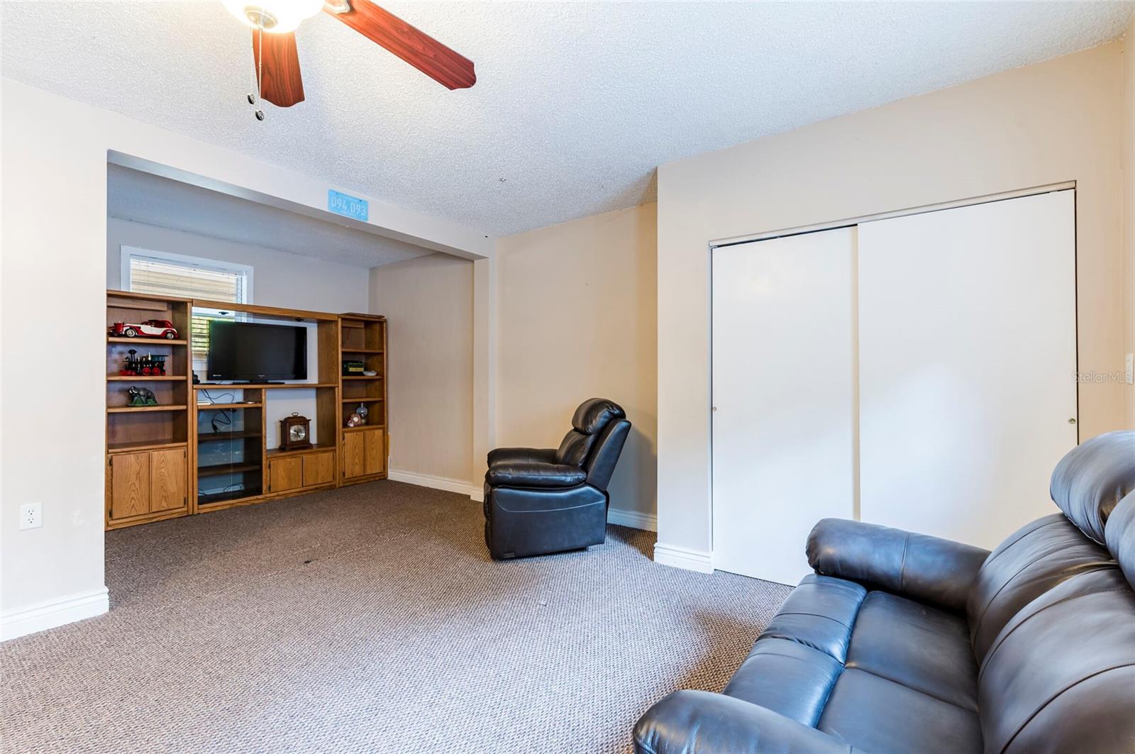 Listing photo id 69 for 12311 Oakwood Drive