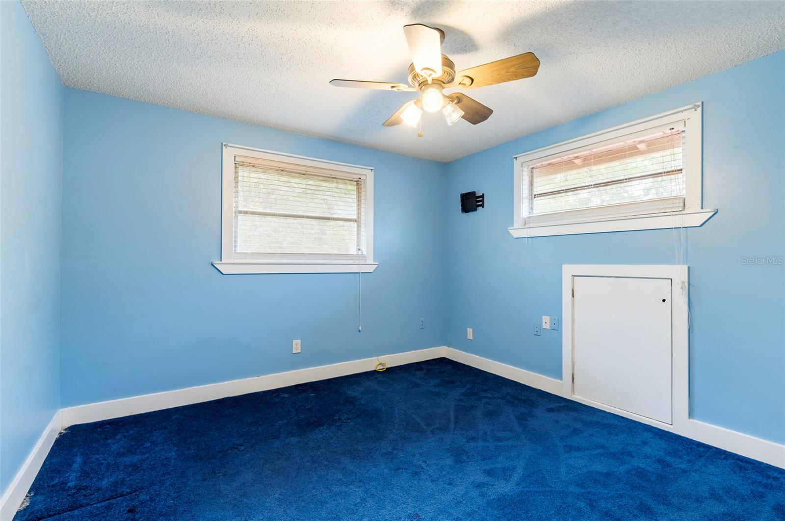 Listing photo id 71 for 12311 Oakwood Drive