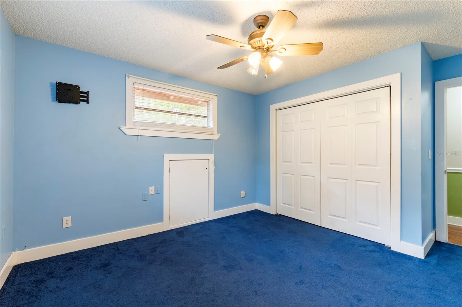Listing photo id 72 for 12311 Oakwood Drive