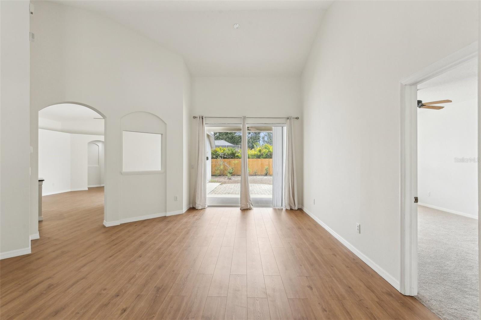 Image 10 of 47 For 9422 Clover Glen Drive