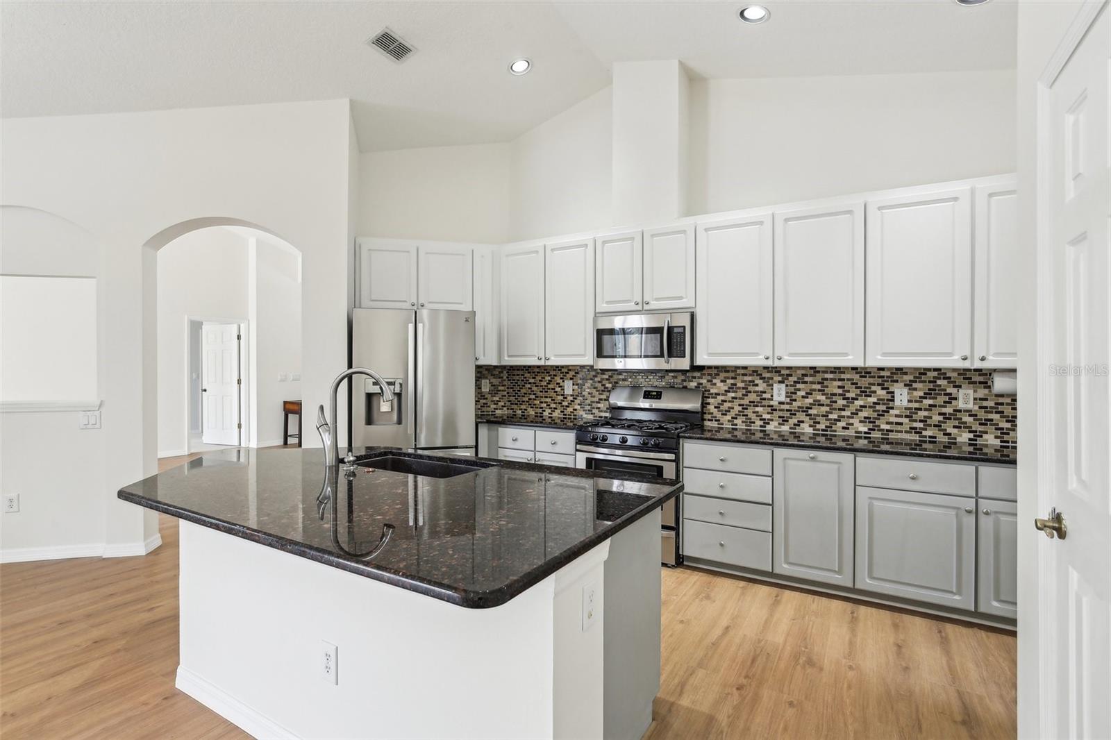 Image 17 of 47 For 9422 Clover Glen Drive