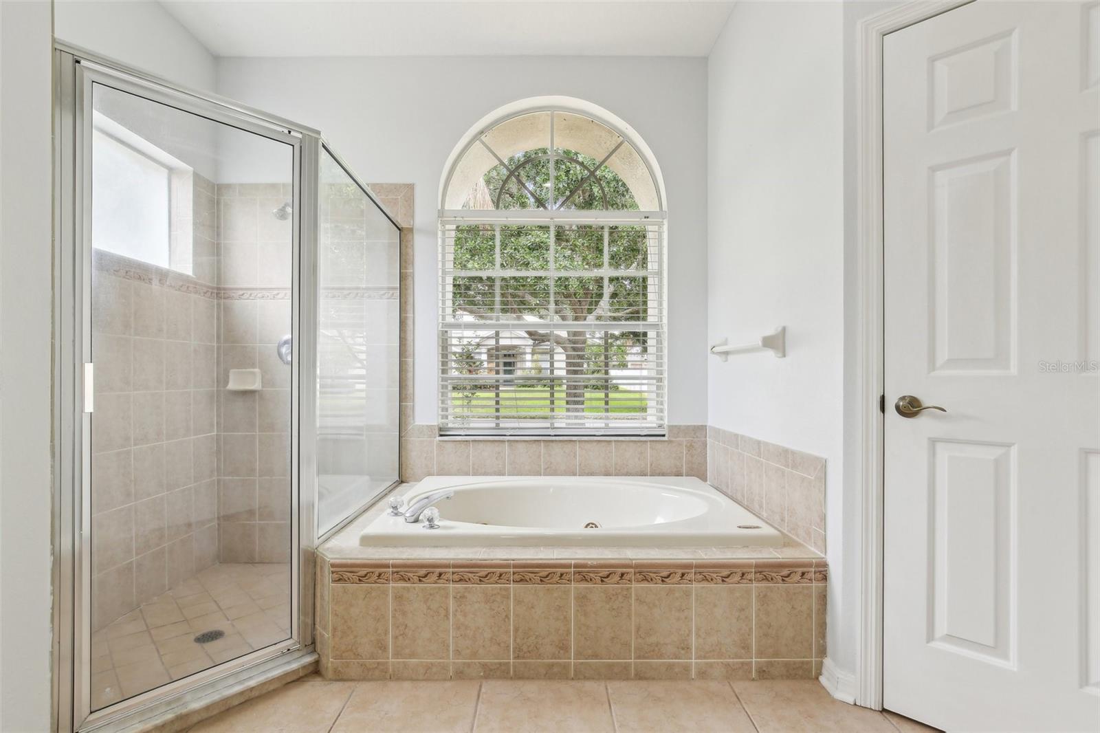 Image 21 of 47 For 9422 Clover Glen Drive