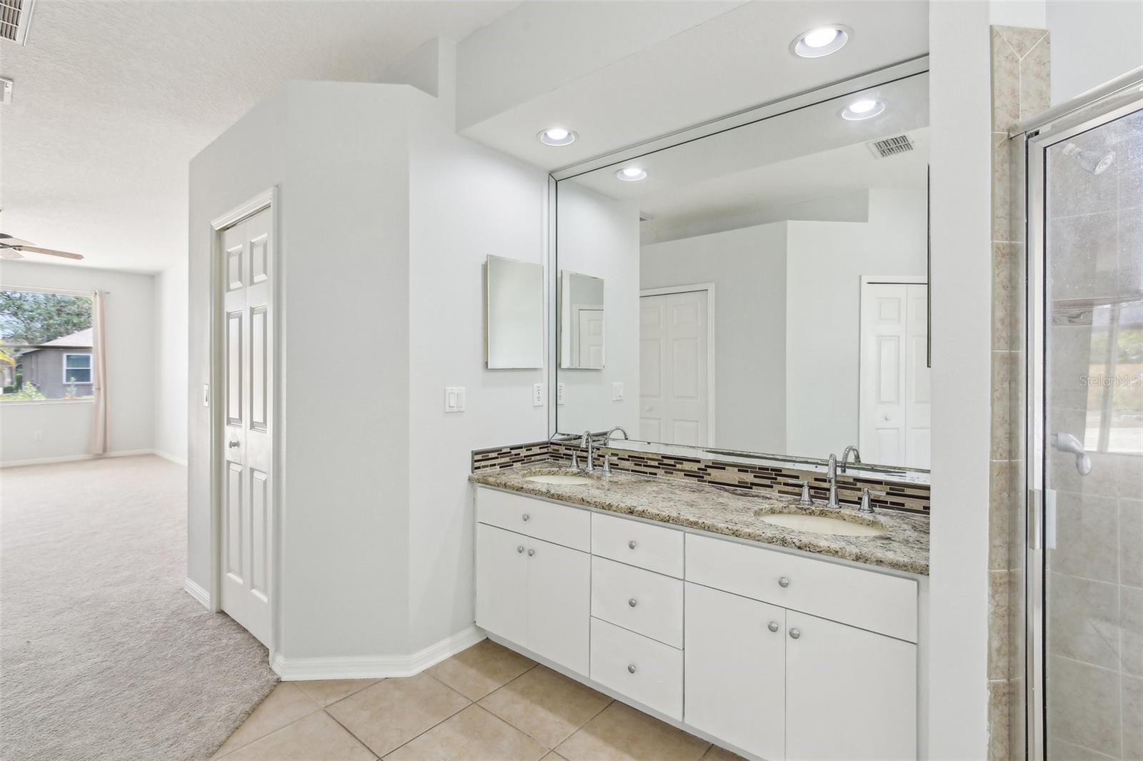 Image 22 of 47 For 9422 Clover Glen Drive