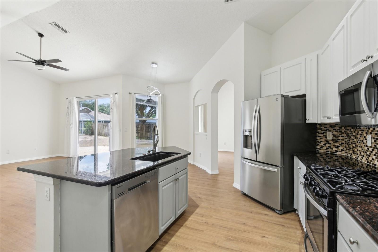 Image 5 of 47 For 9422 Clover Glen Drive