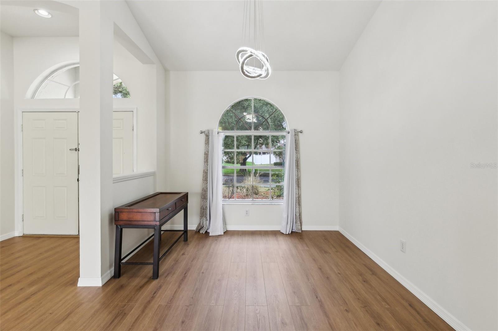 Image 6 of 47 For 9422 Clover Glen Drive