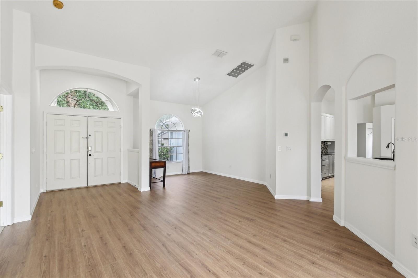 Image 8 of 47 For 9422 Clover Glen Drive