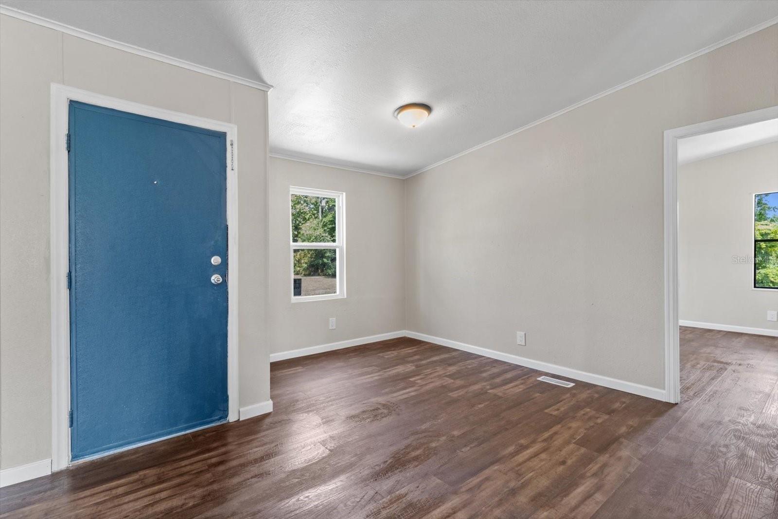 Image 11 of 52 For 4631 Memorial Drive