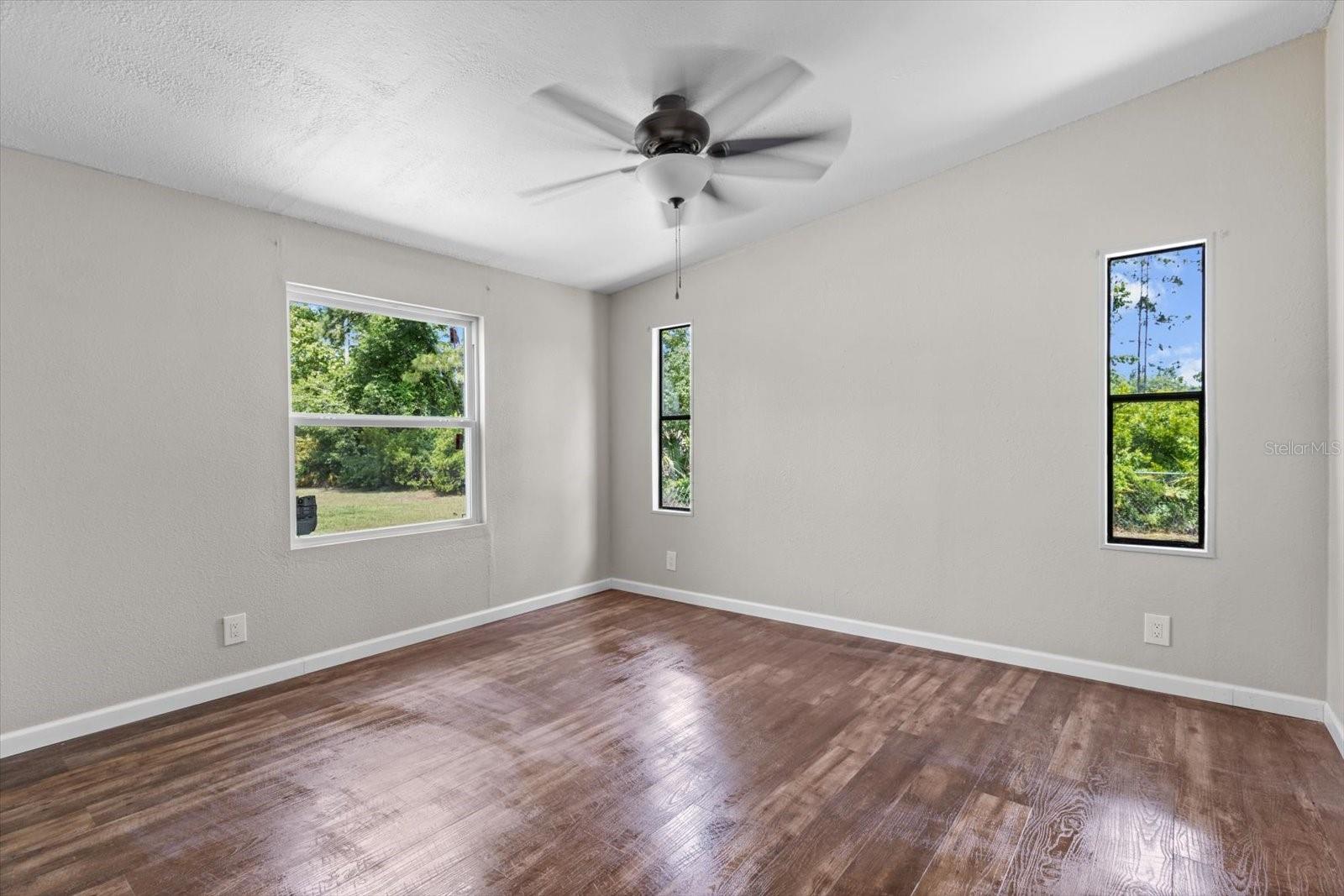 Image 4 of 52 For 4631 Memorial Drive