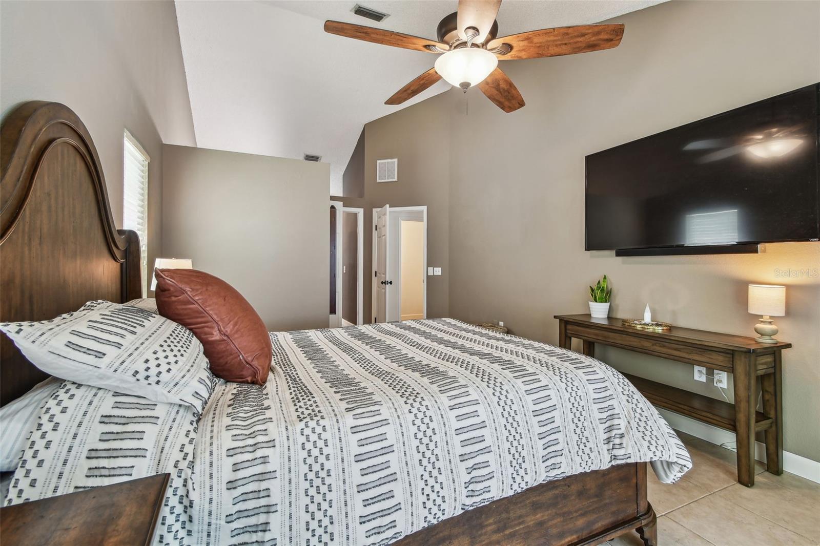 Image 41 of 95 For 2667 Aspen Court