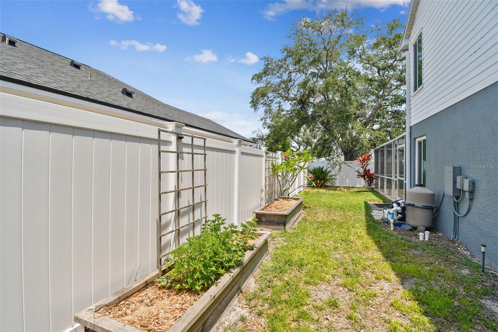 Image 79 of 95 For 2667 Aspen Court