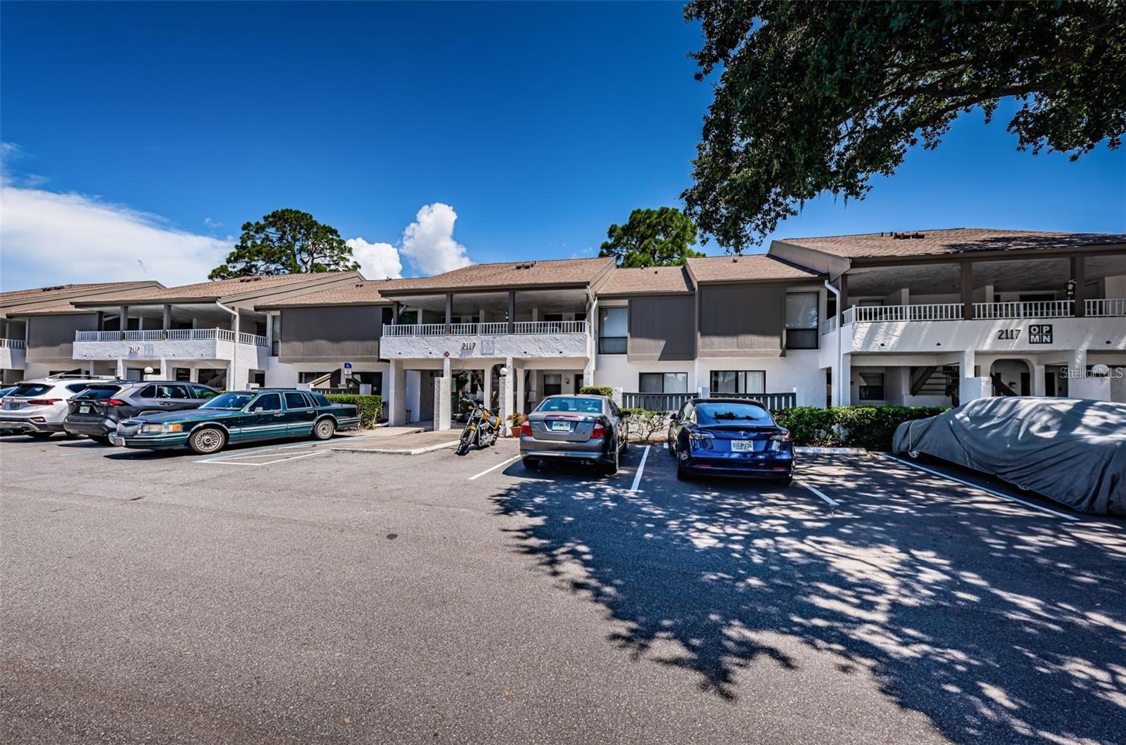 Image 2 of 52 For 2117 Lakewood Club Drive S 7k