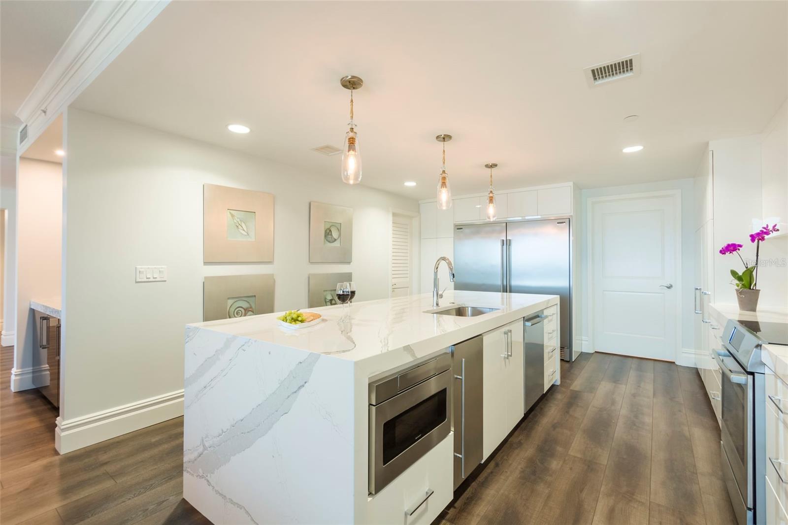 Image 10 of 54 For 301 Gulfview Boulevard 304