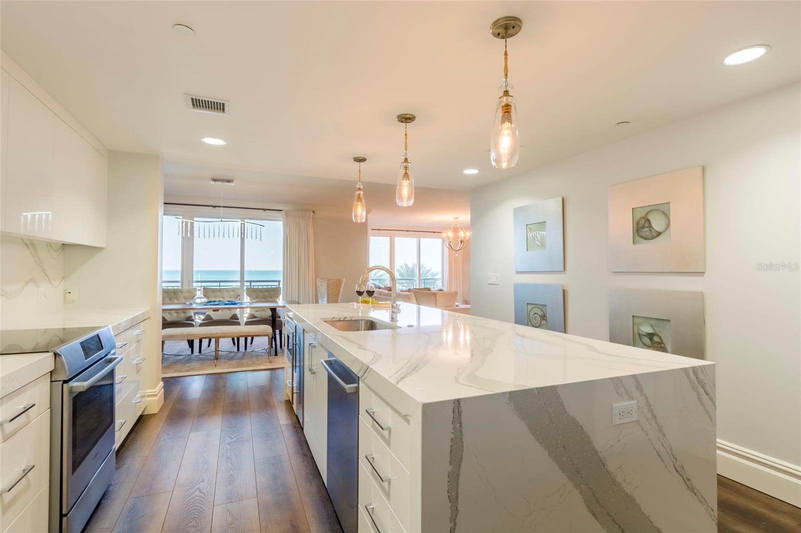 Image 11 of 54 For 301 Gulfview Boulevard 304
