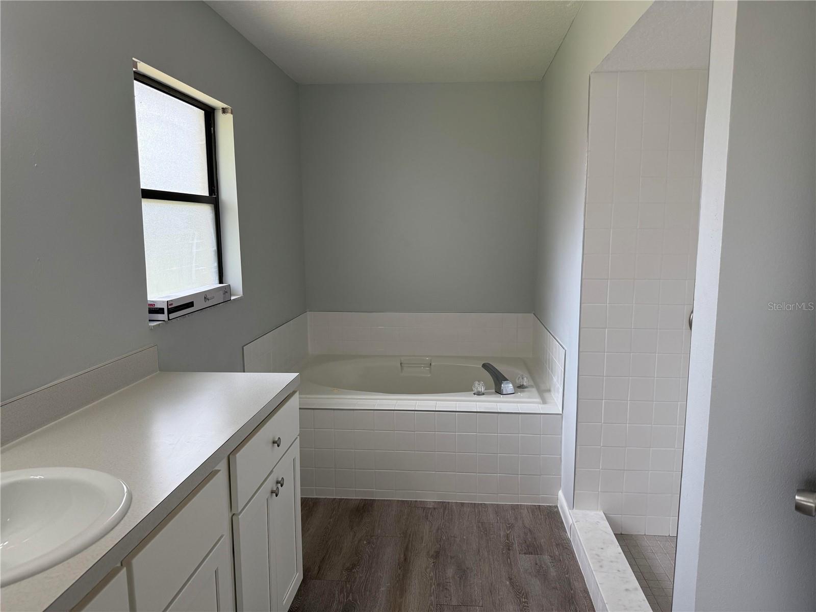 Listing photo id 8 for 13742 14th Street