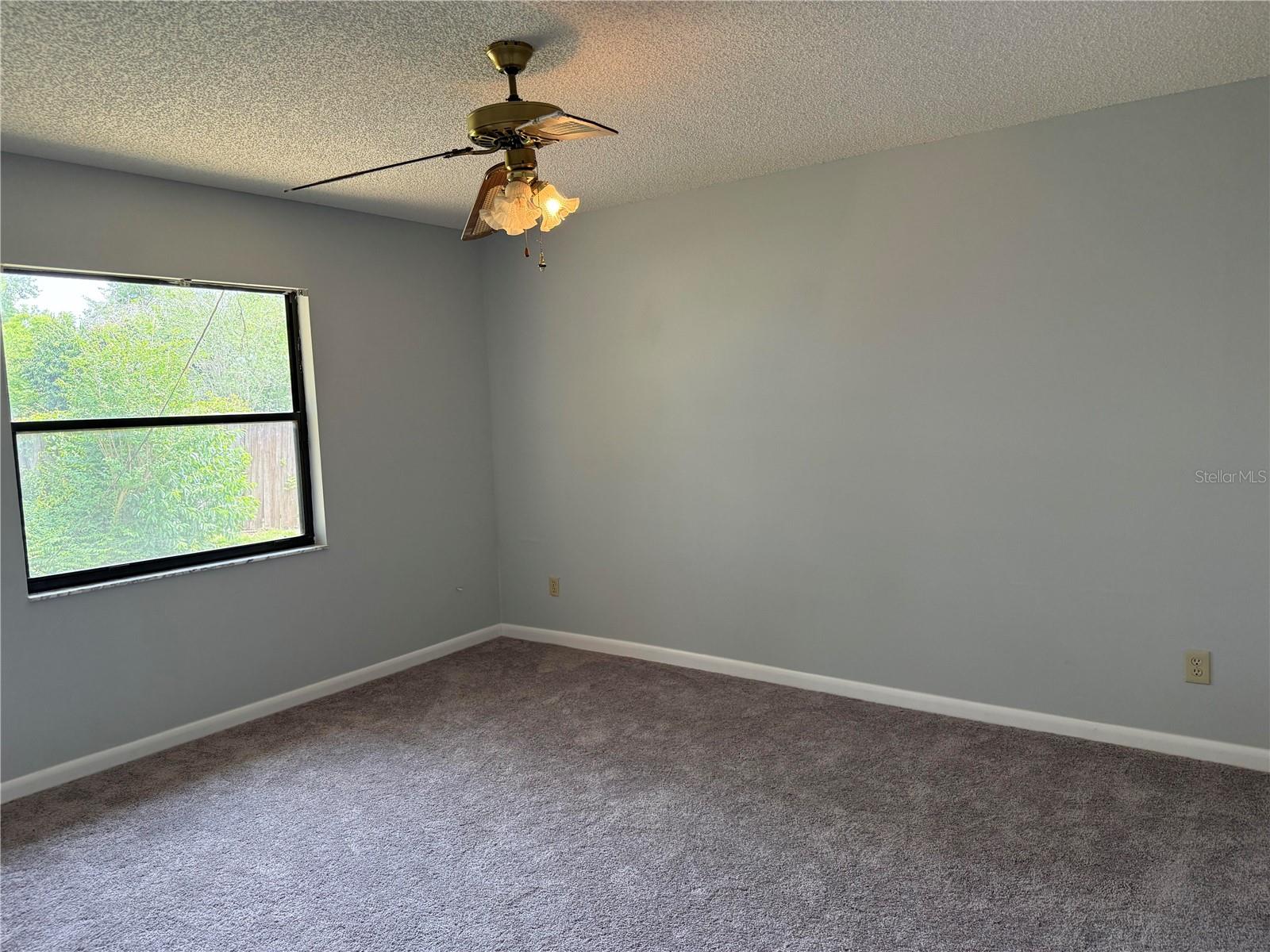 Listing photo id 10 for 13742 14th Street