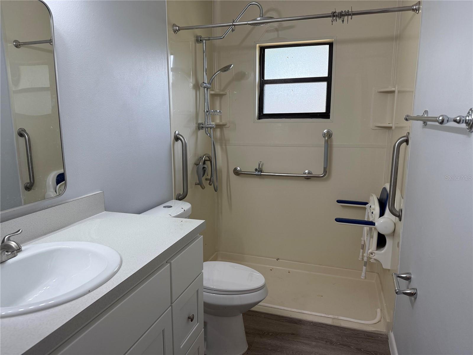 Listing photo id 11 for 13742 14th Street