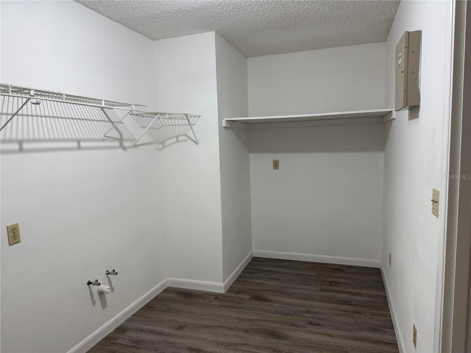 Listing photo id 17 for 13742 14th Street