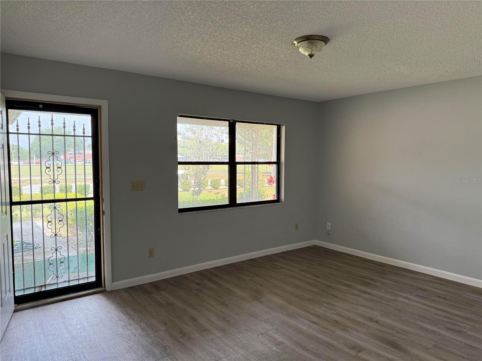 Listing photo id 0 for 13742 14th Street