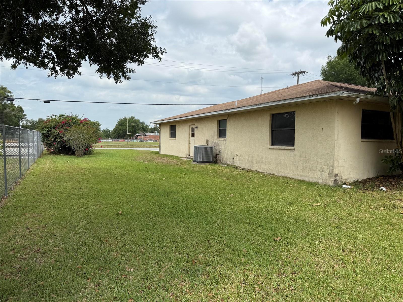 Listing photo id 20 for 13742 14th Street