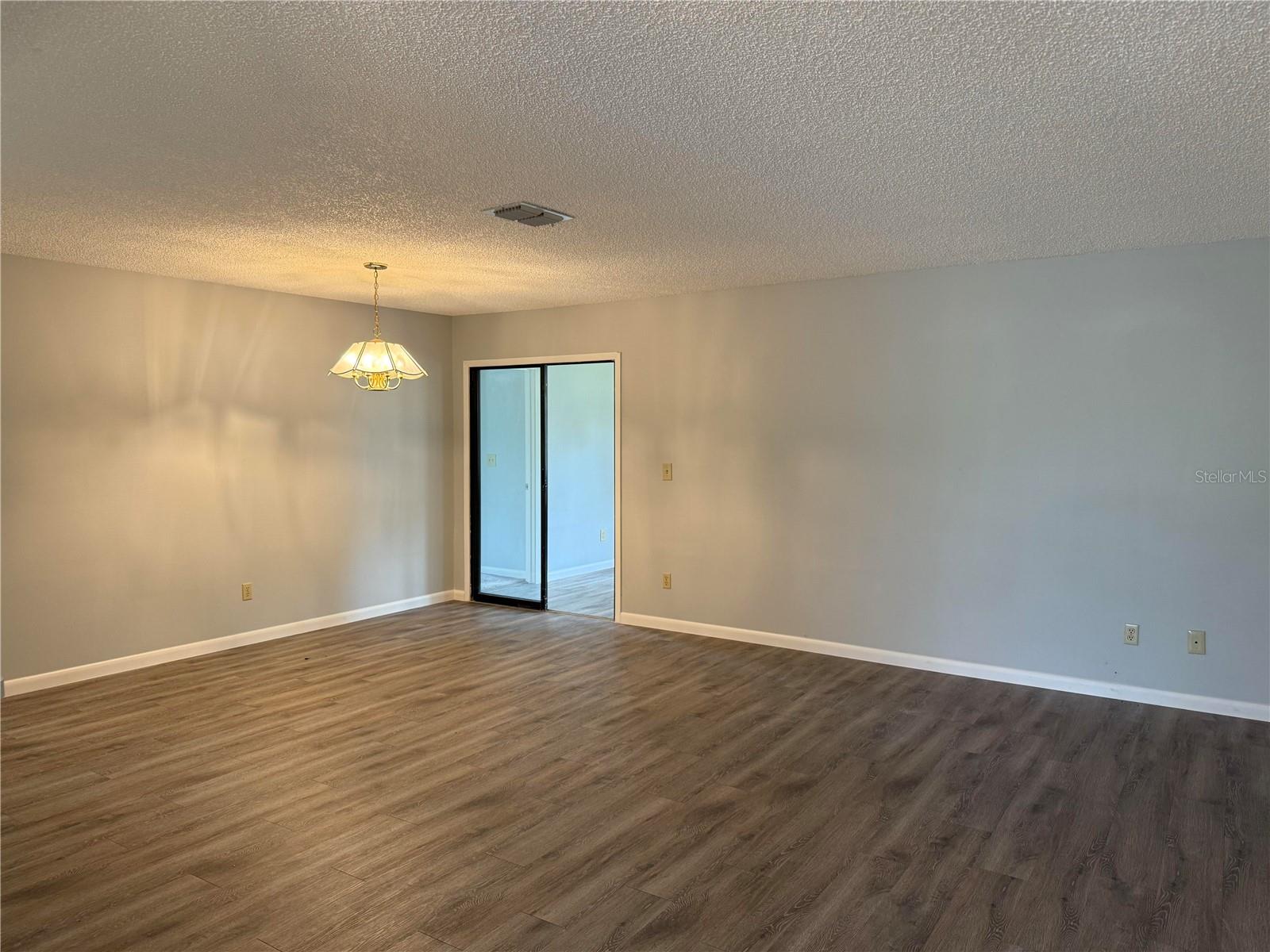 Listing photo id 1 for 13742 14th Street