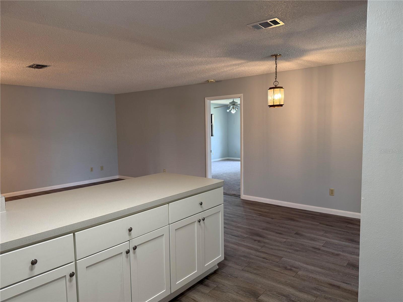 Listing photo id 4 for 13742 14th Street