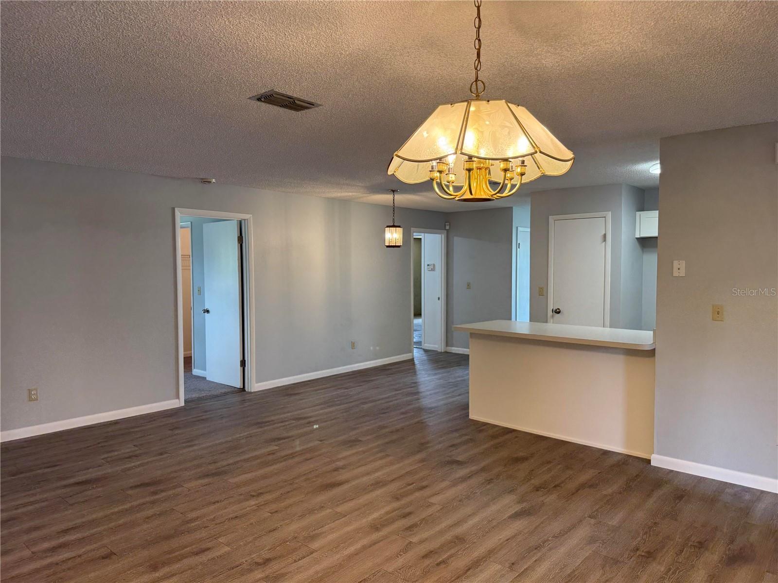 Listing photo id 5 for 13742 14th Street