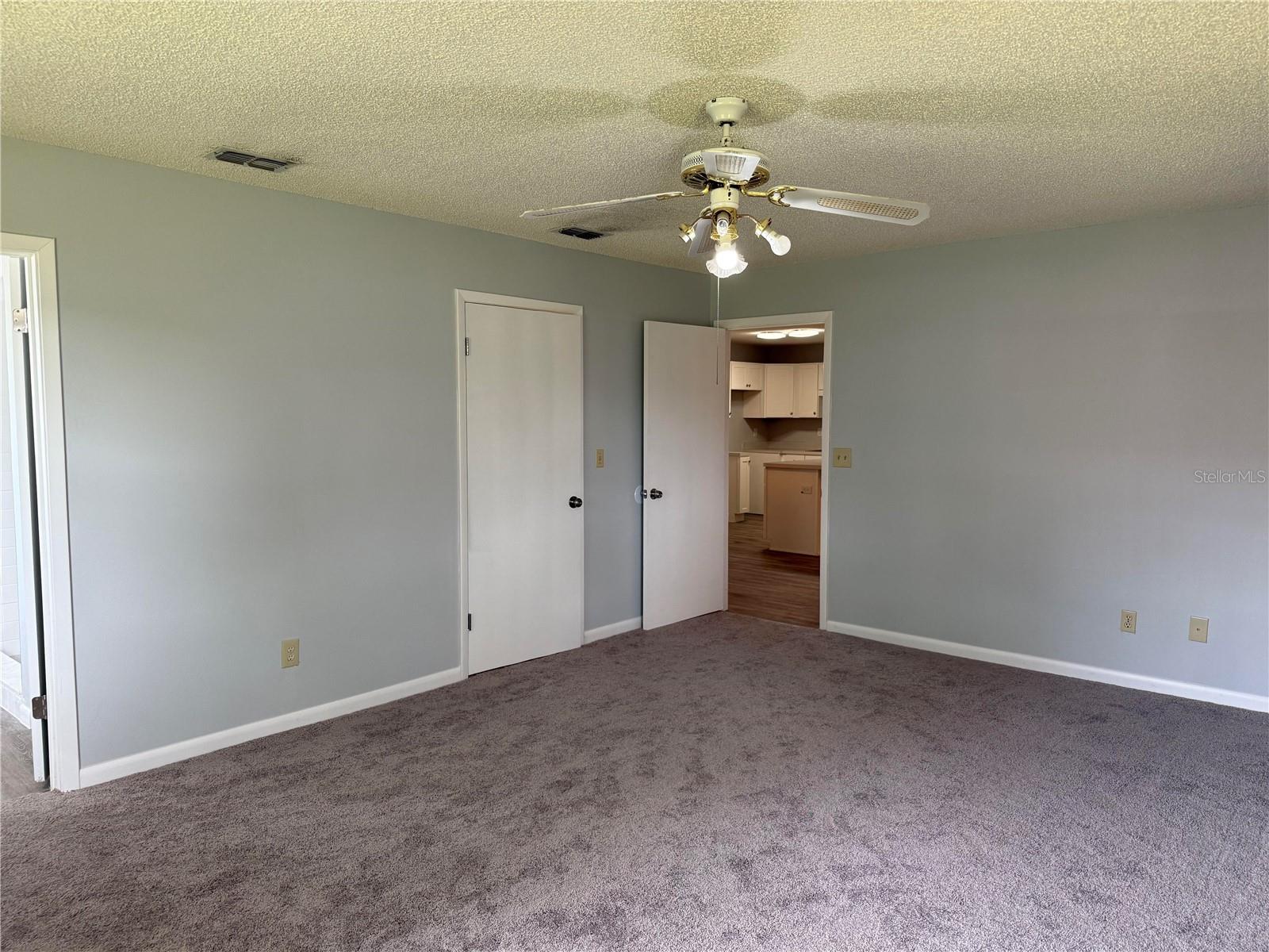 Listing photo id 7 for 13742 14th Street