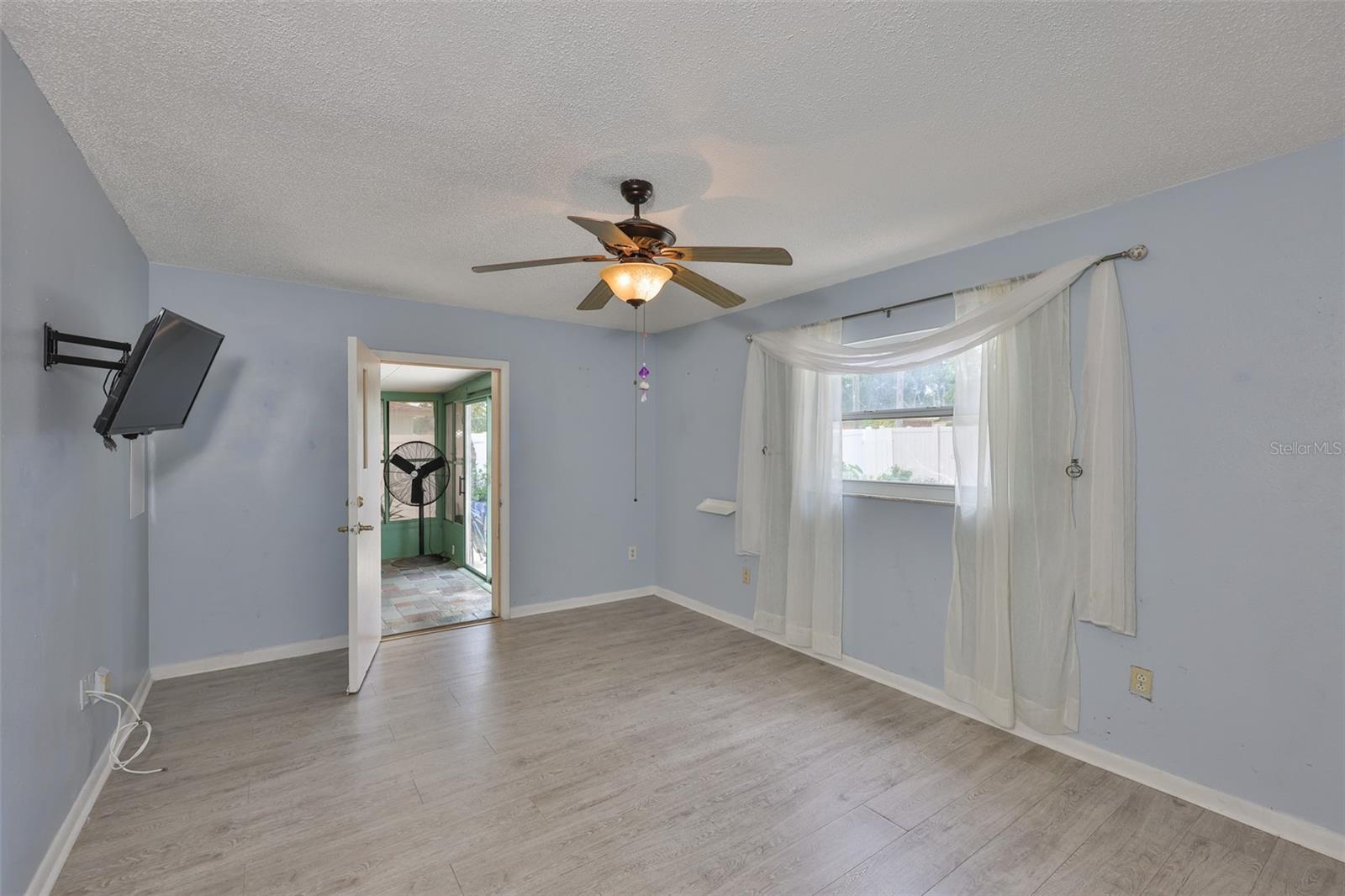 Image 18 of 36 For 5219 4th Street S