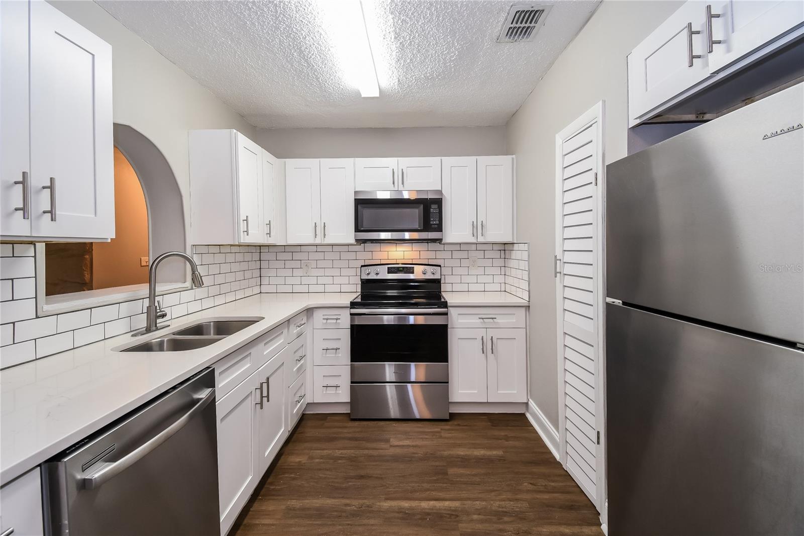 Image 4 of 16 For 11733 Surfwood Avenue