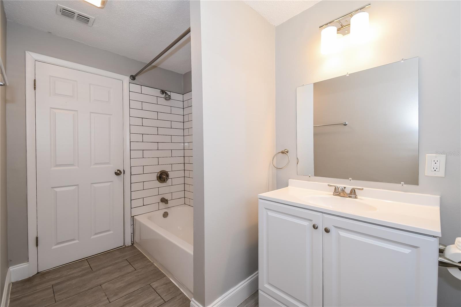 Image 9 of 16 For 11733 Surfwood Avenue