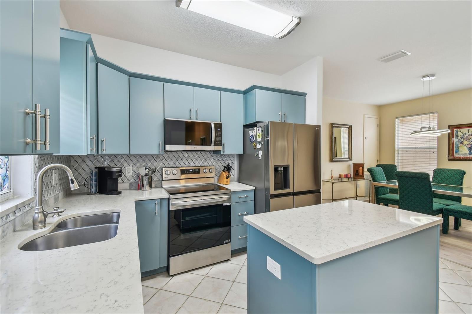 Image 6 of 23 For 3762 Darston Street