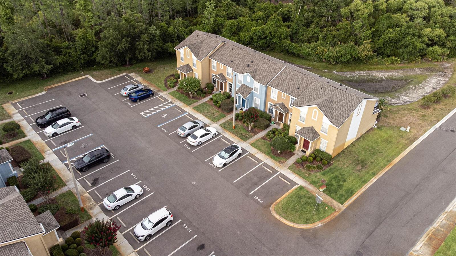 Image 9 of 67 For 1250 Charlesworth Drive