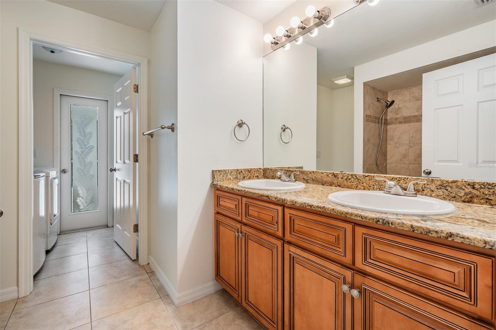 Image 18 of 34 For 12421 Seabrook Drive