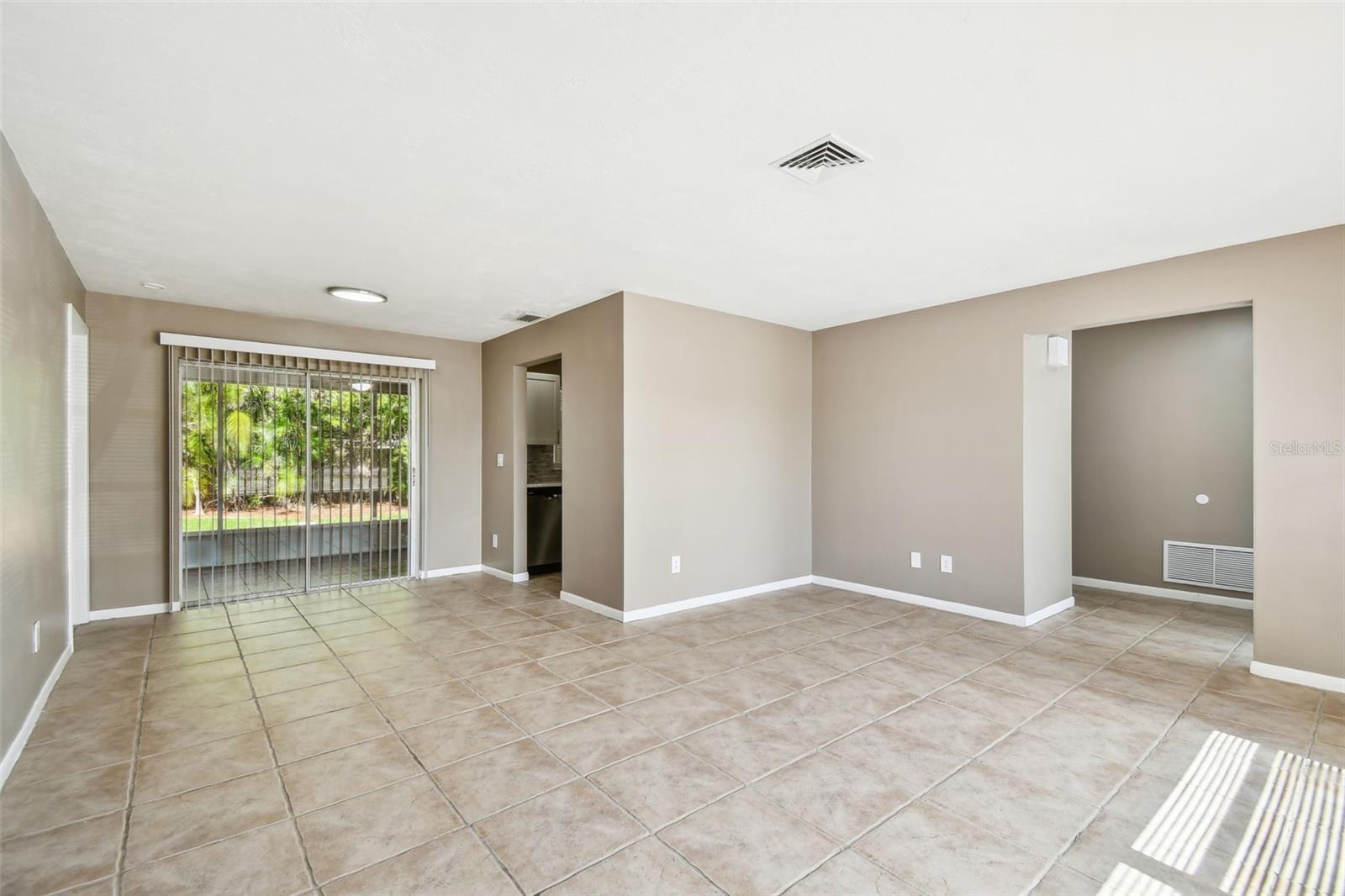 Image 4 of 52 For 3249 Parkway Pl