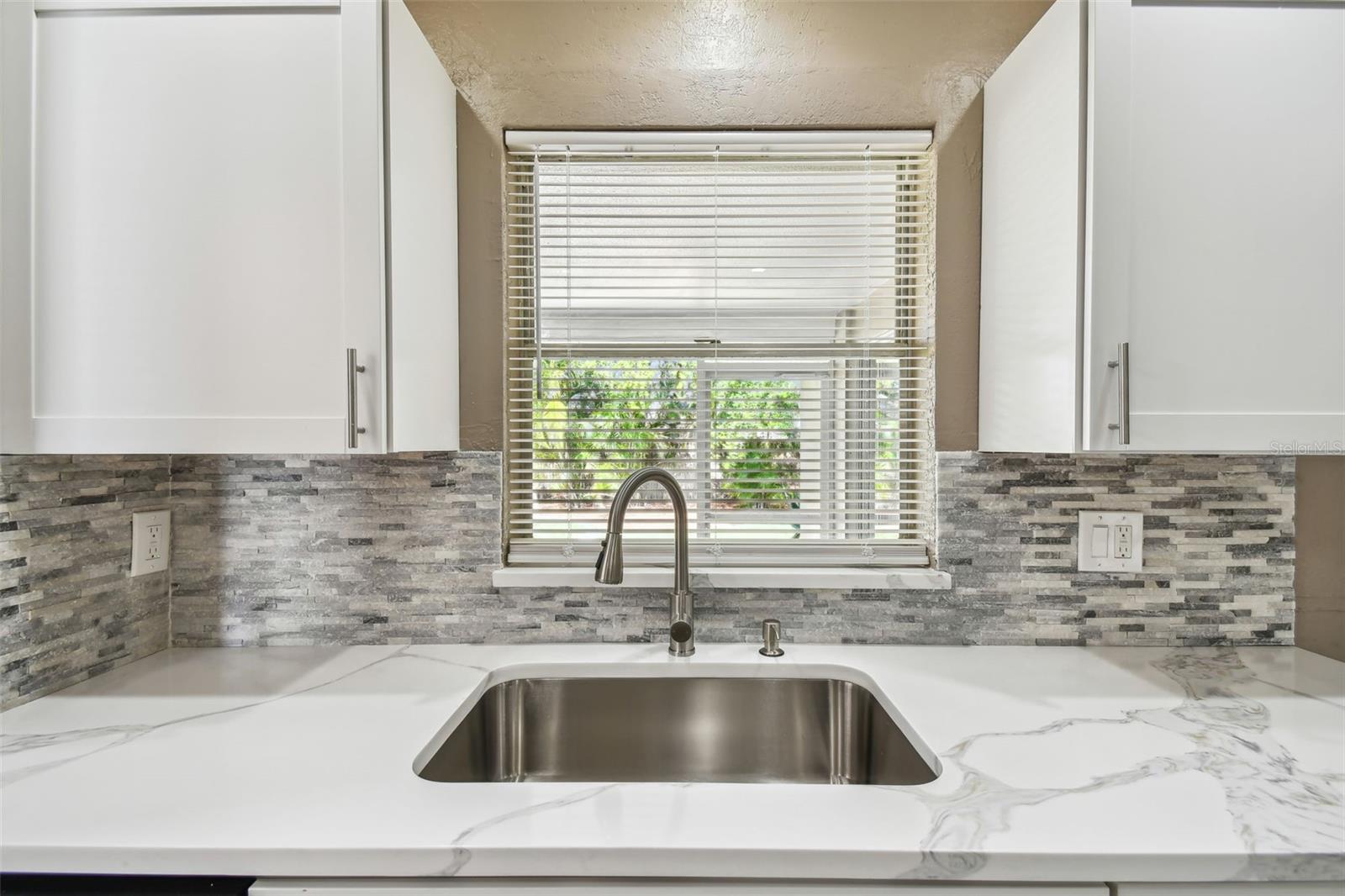 Image 7 of 52 For 3249 Parkway Pl