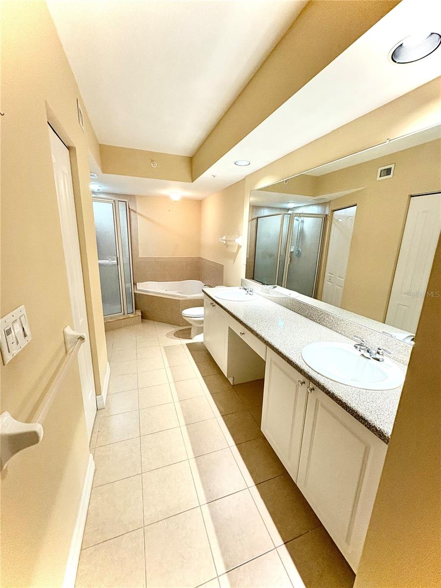 Image 10 of 18 For 4516 Seagull Drive 405