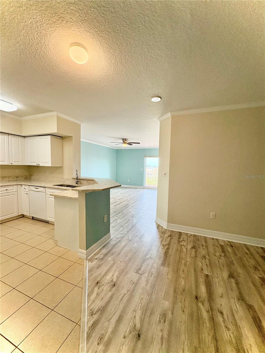 Image 4 of 18 For 4516 Seagull Drive 405