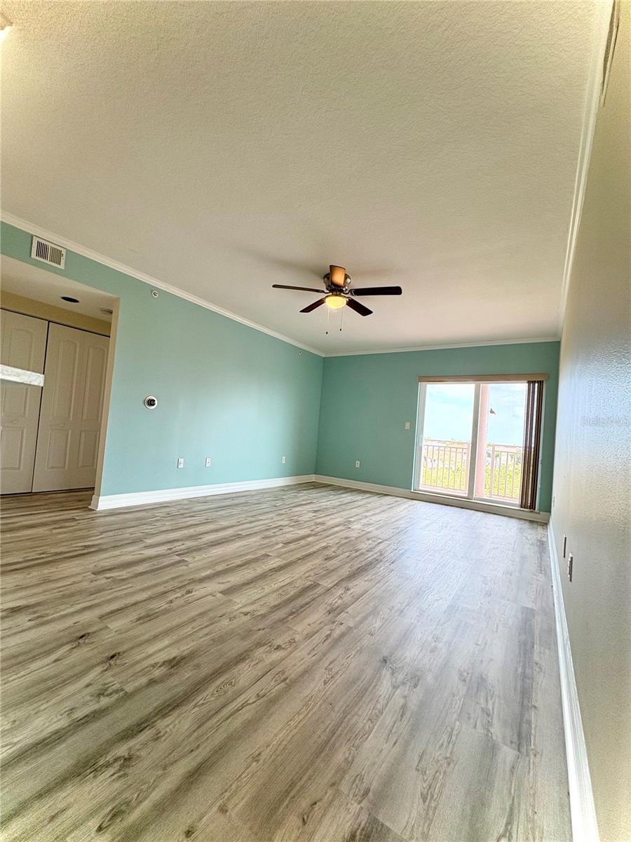 Image 7 of 18 For 4516 Seagull Drive 405