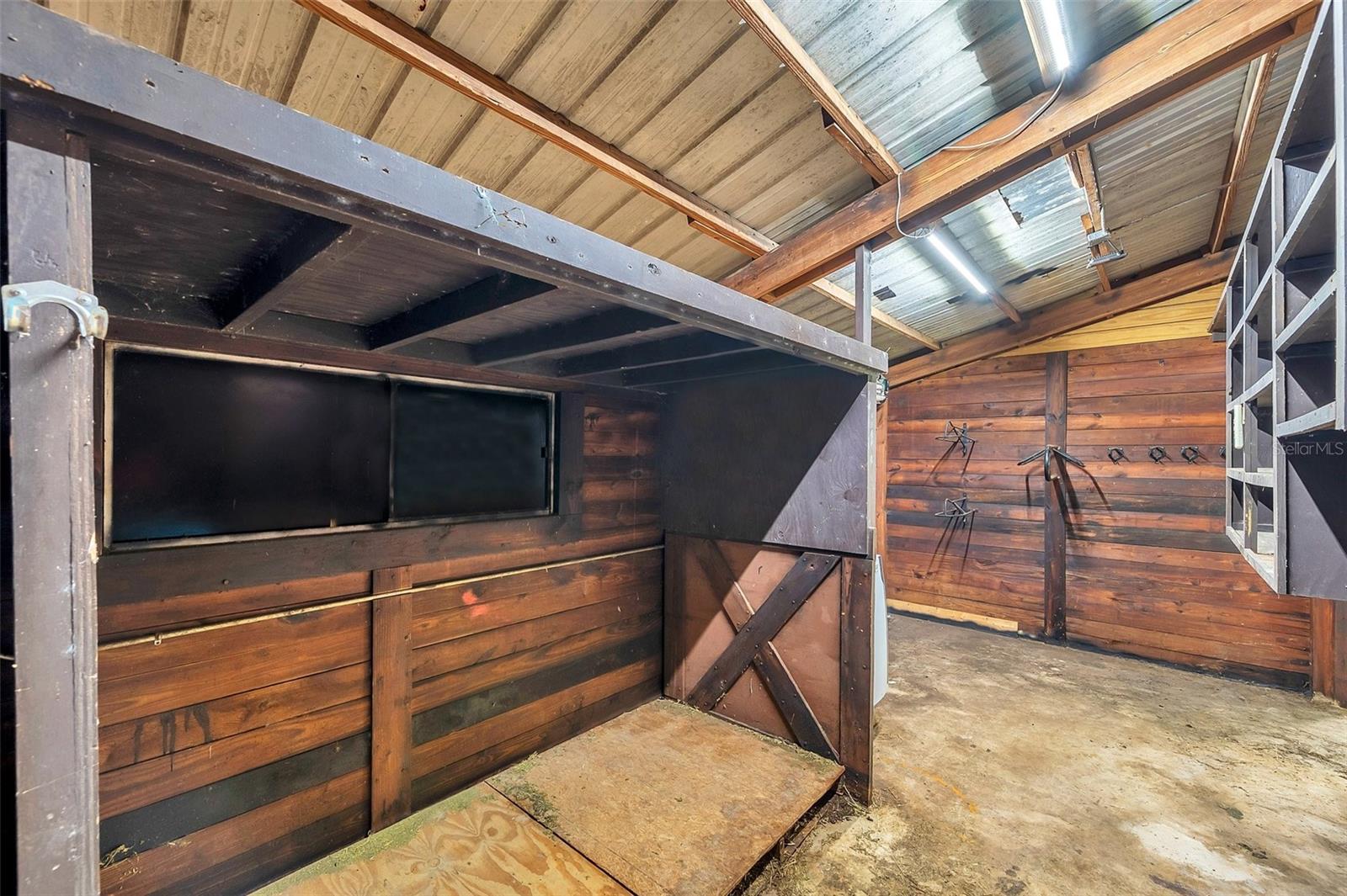 Listing photo id 17 for 655 Appaloosa Road
