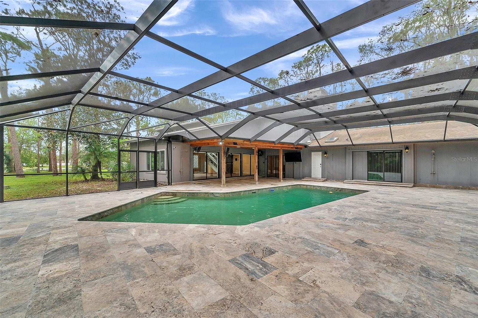 Listing photo id 22 for 655 Appaloosa Road