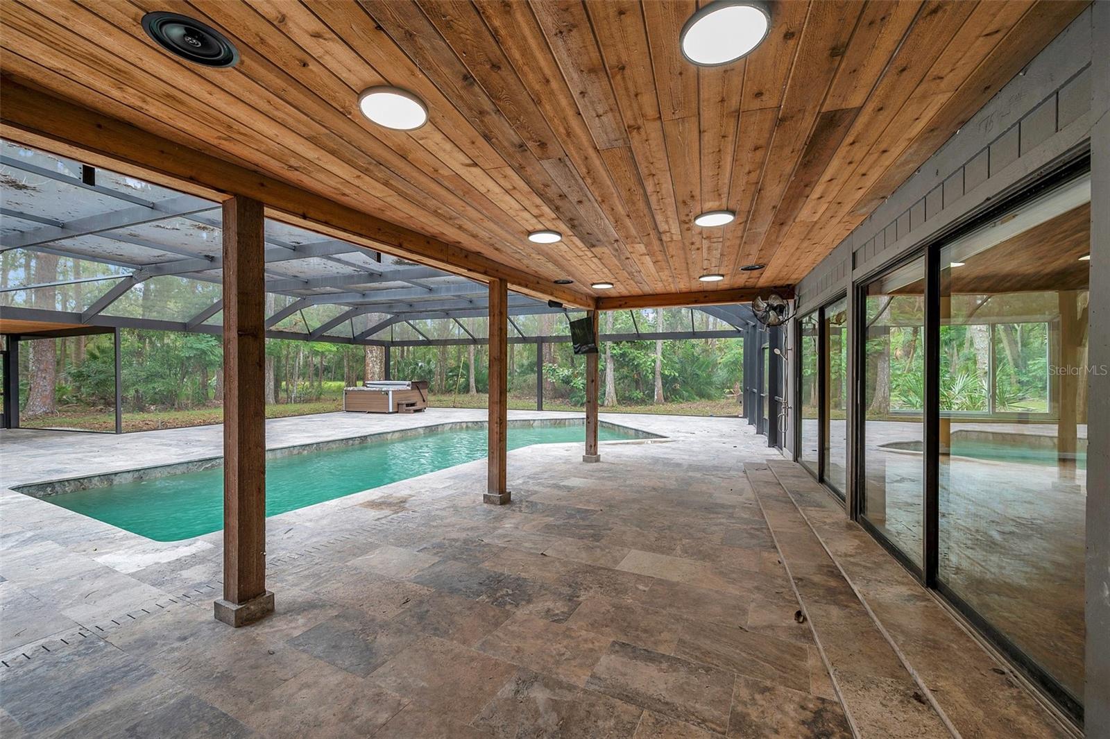 Listing photo id 24 for 655 Appaloosa Road