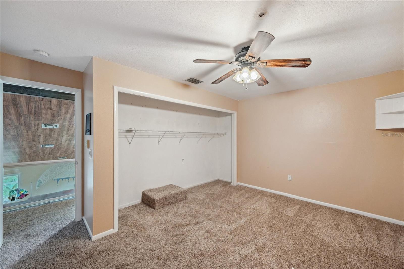 Listing photo id 41 for 655 Appaloosa Road