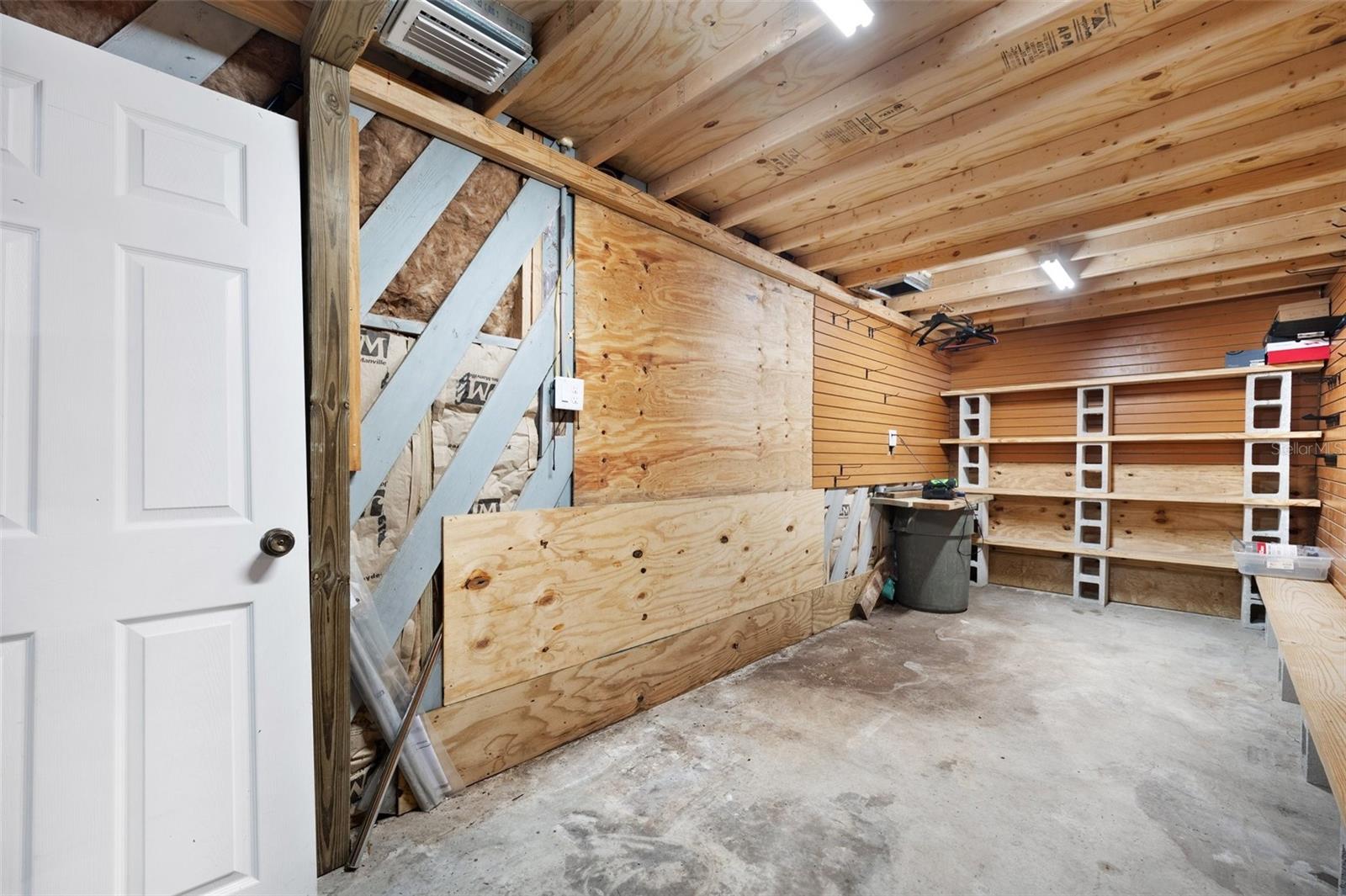 Listing photo id 55 for 655 Appaloosa Road
