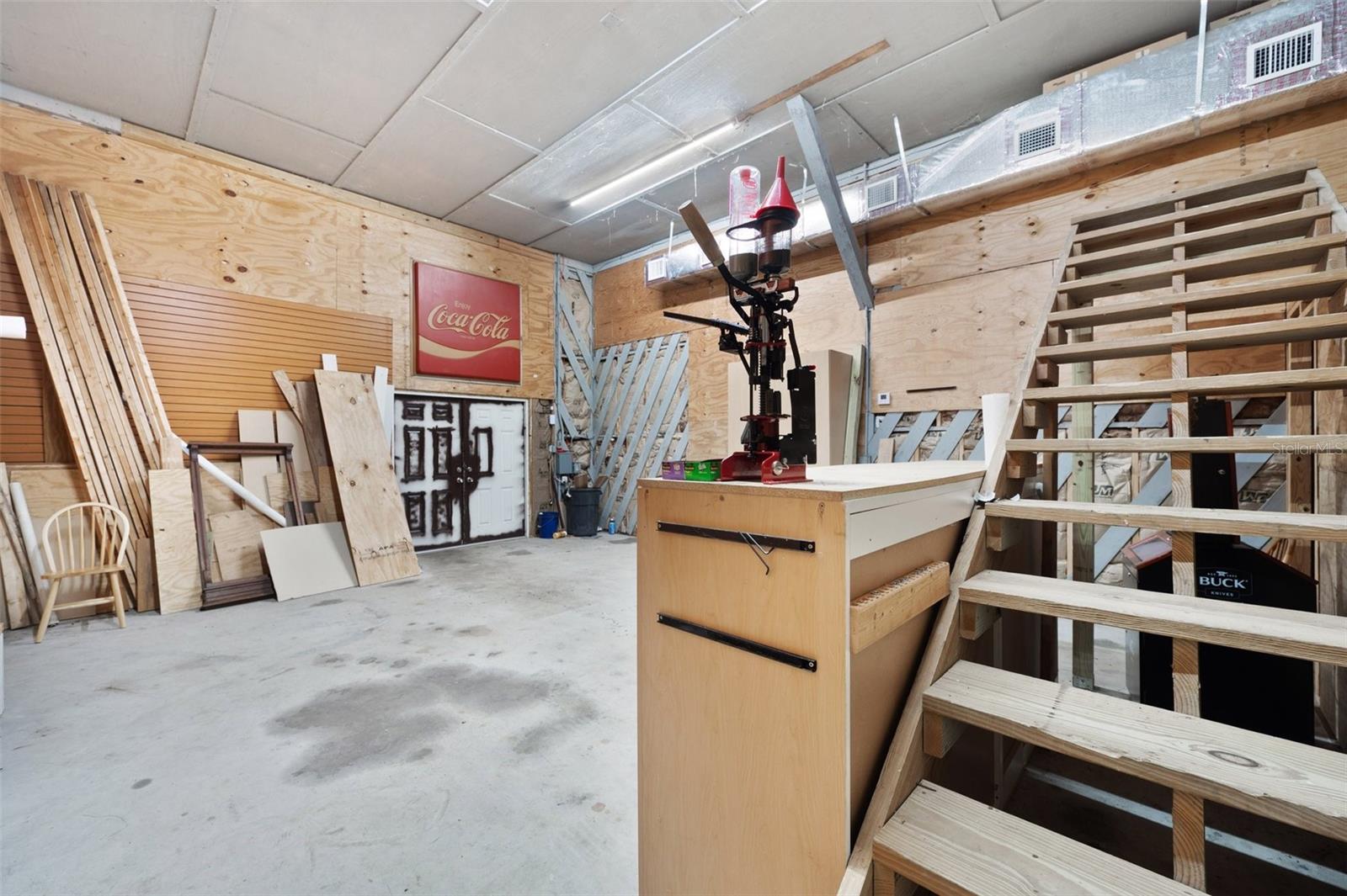 Listing photo id 56 for 655 Appaloosa Road