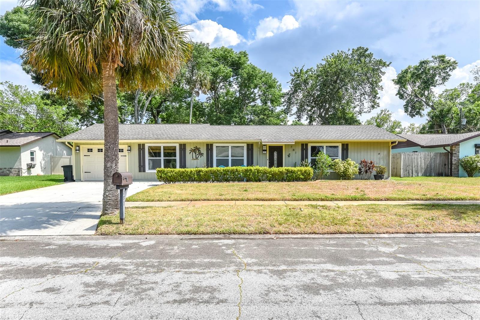 Image 10 of 52 For 781 Little Pine Drive