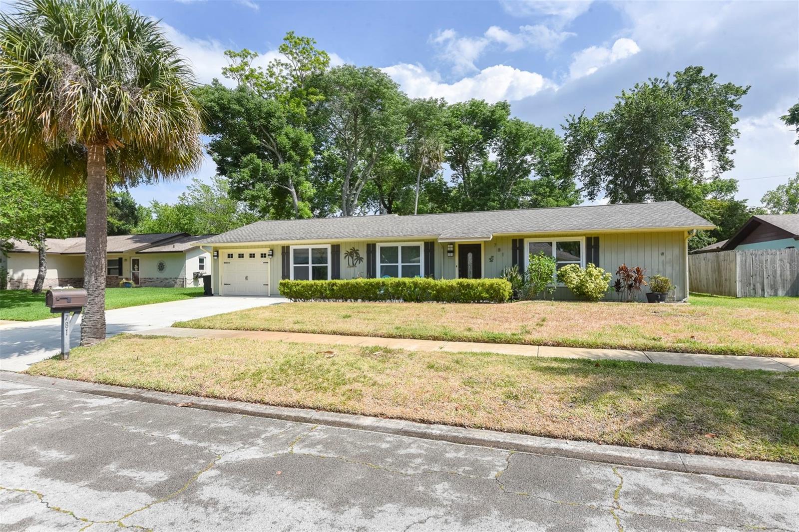 Image 18 of 52 For 781 Little Pine Drive
